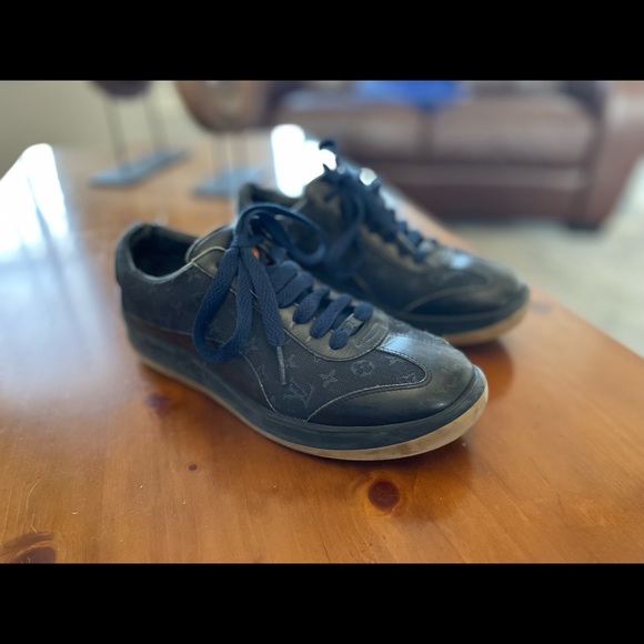 Louis Vuitton Sneakers - Picture 3 of 6